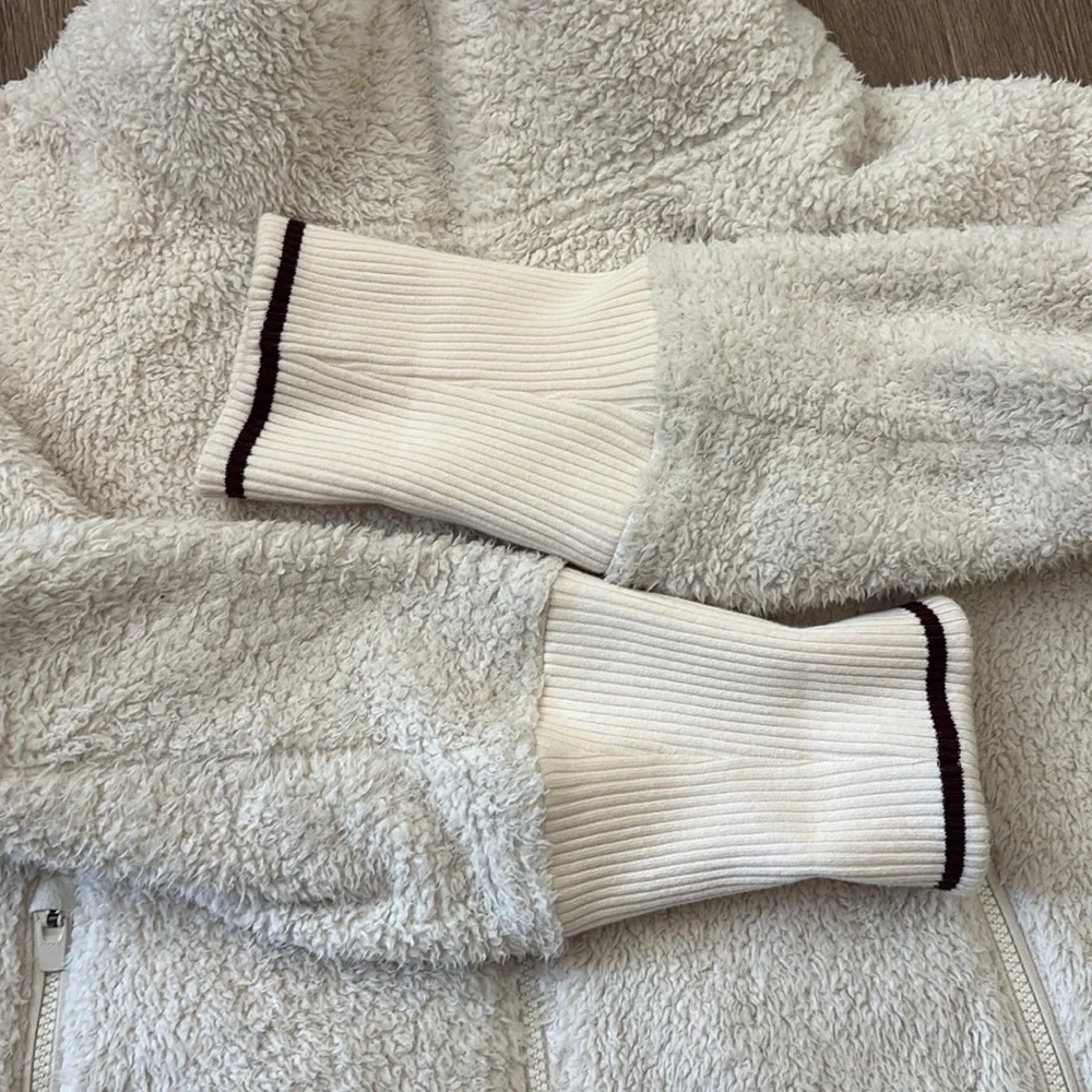 Athleta Sherpa Jacket. Size L. - Picture 7 of 7